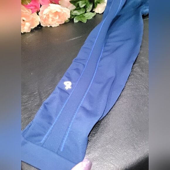 NWT Four Laps Aero Seamless Leggings 25" - Picture 4 of 8